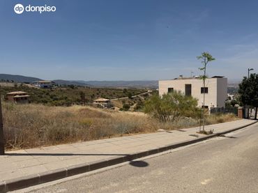 Terreno residencial en venta en Calle PINOS PUENTE 12