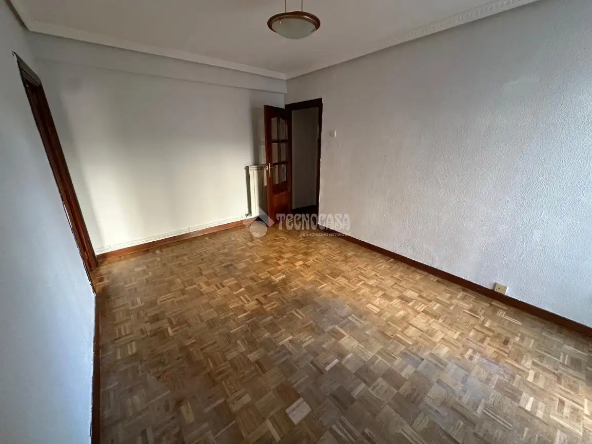 Bedroom of Flat for sale in Madrid  with Heating, Parquet flooring and Terrace