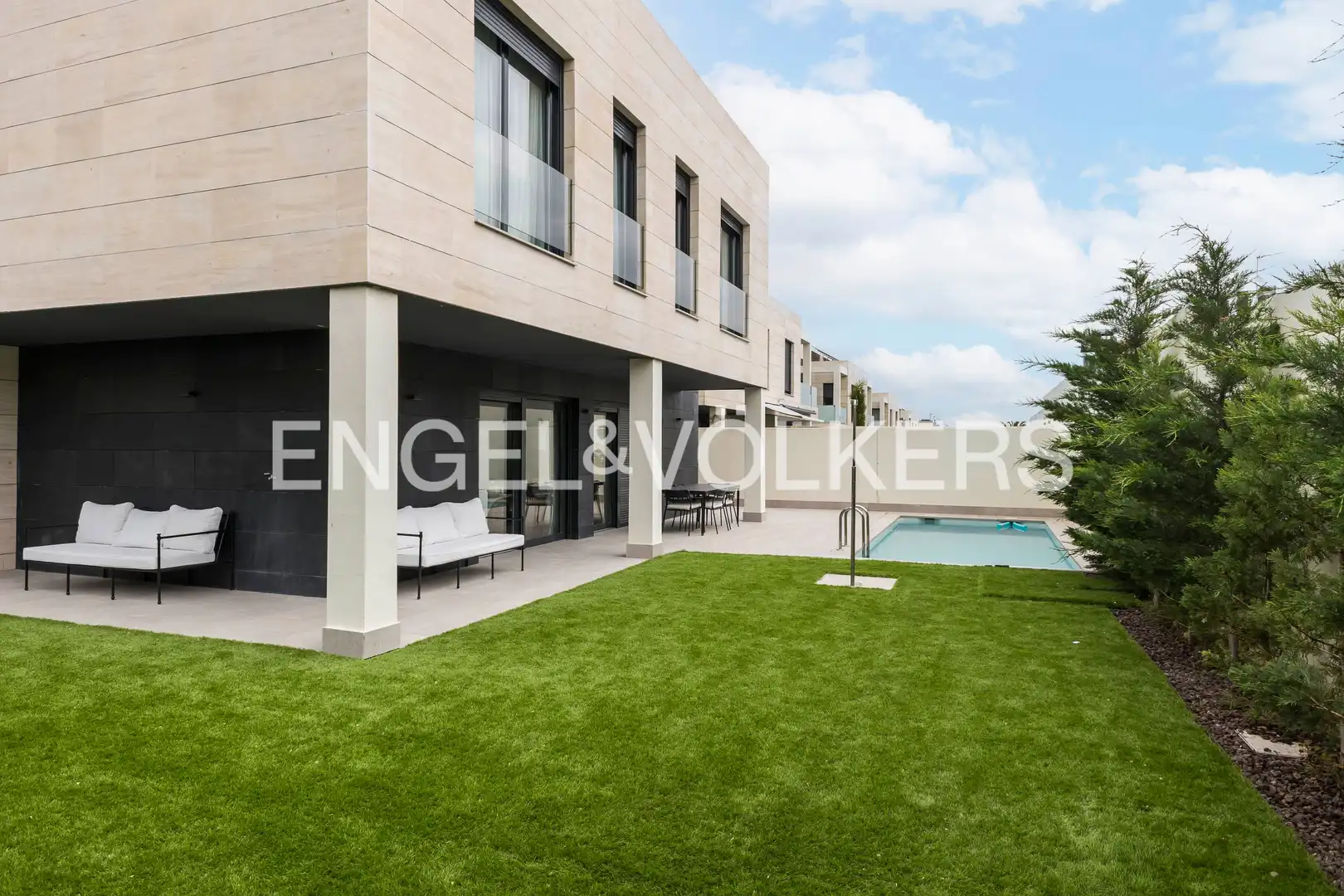 Terrassa de Casa o xalet de lloguer en Madrid amb Aire condicionat, Calefacció i Jardí privat