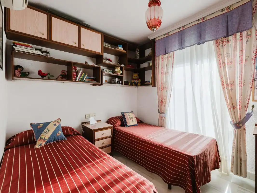 Habitación de Ático en venta en Málaga con Aire acondicionado, Calefacción y Jardín privado