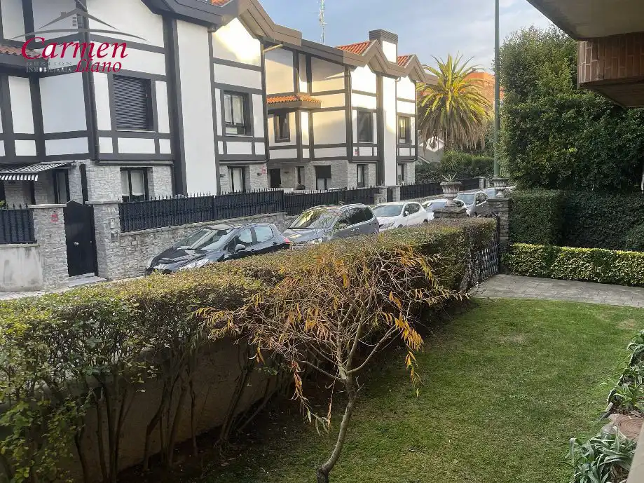 Parking de Piso en venta en Getxo  con Calefacción y Trastero