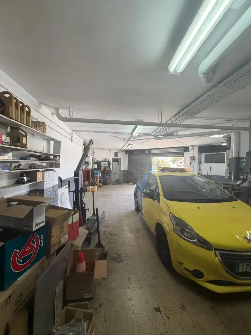 Parking de Local de alquiler en Barcelona con Amueblado