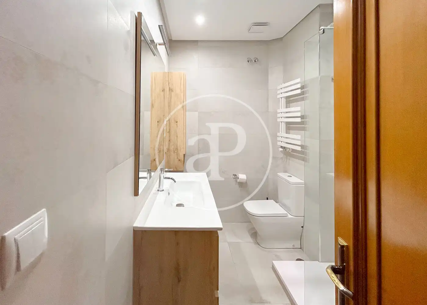 Bathroom of Flat for sale in Arganzuela