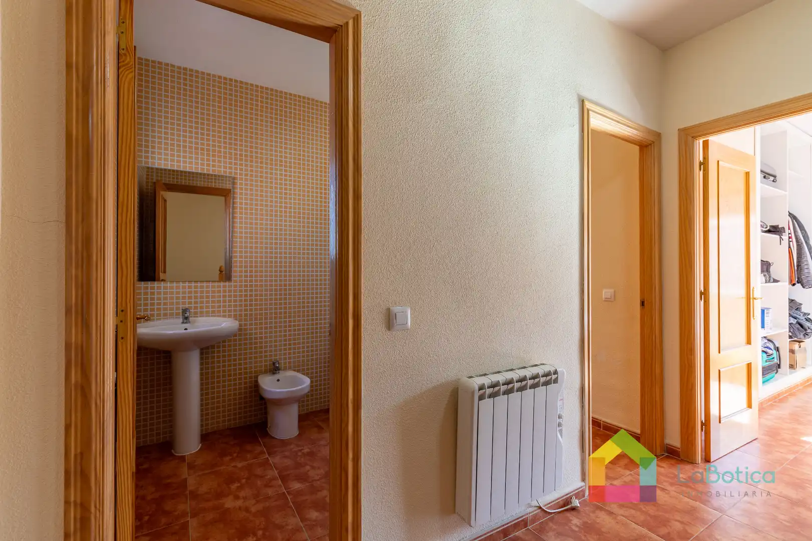 Baño de Casa adosada en venta en Carmena con Calefacción