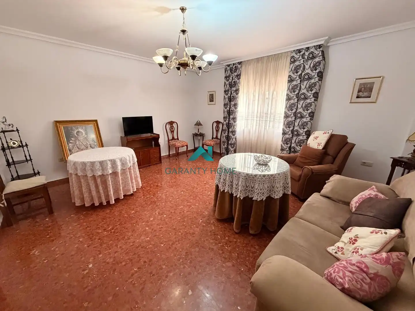 Living room of Ground floor for sale in Martos  with Furnished
