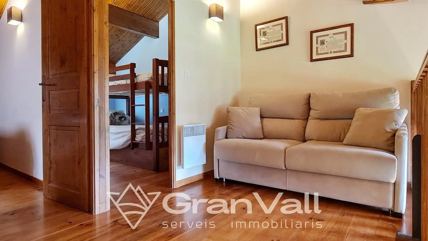 Sala de estar de Casa adosada en venta en Saillagouse con Calefacción, Jardín privado y Parquet