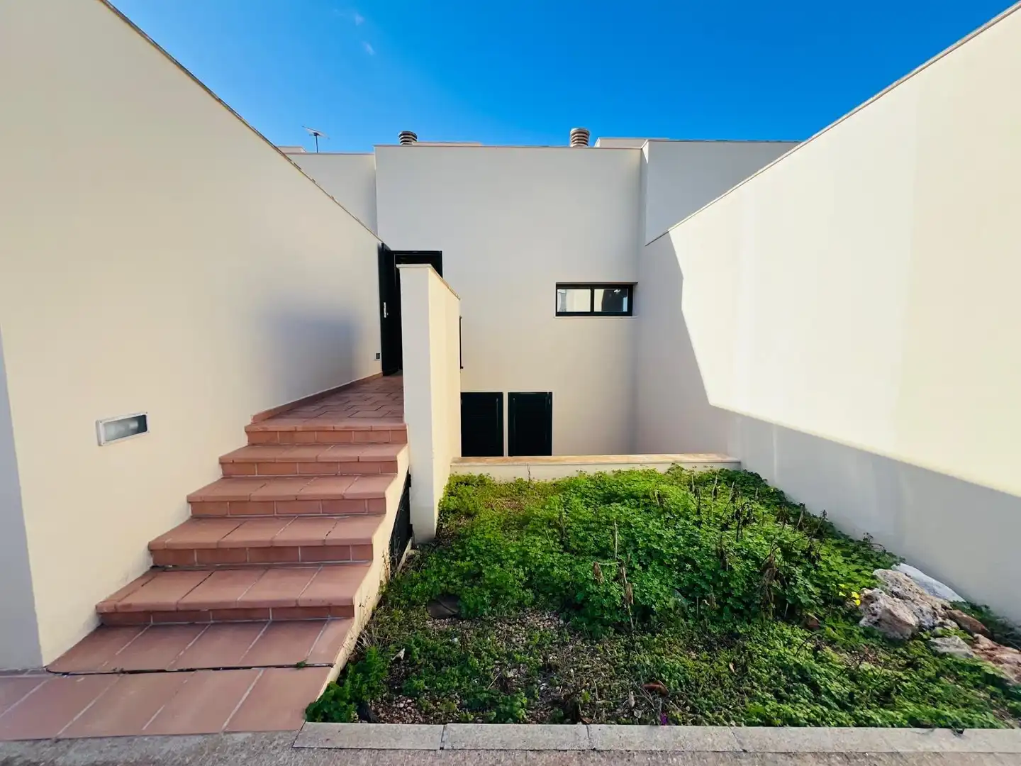 Vista exterior de Casa o xalet en venda en Maó amb Aire condicionat, Jardí privat i Terrassa