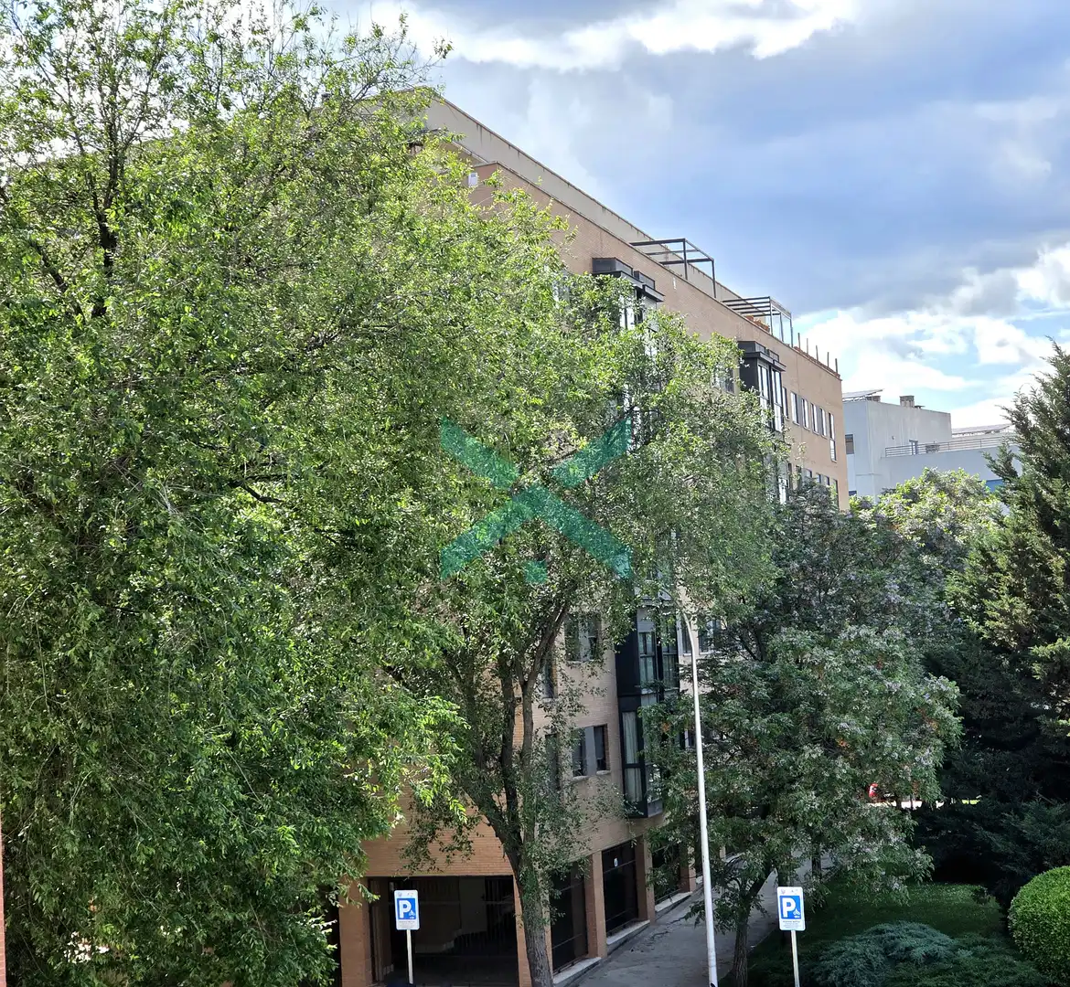 Vista exterior de Pis en venda en Madrid amb Aire condicionat, Calefacció i Jardí privat