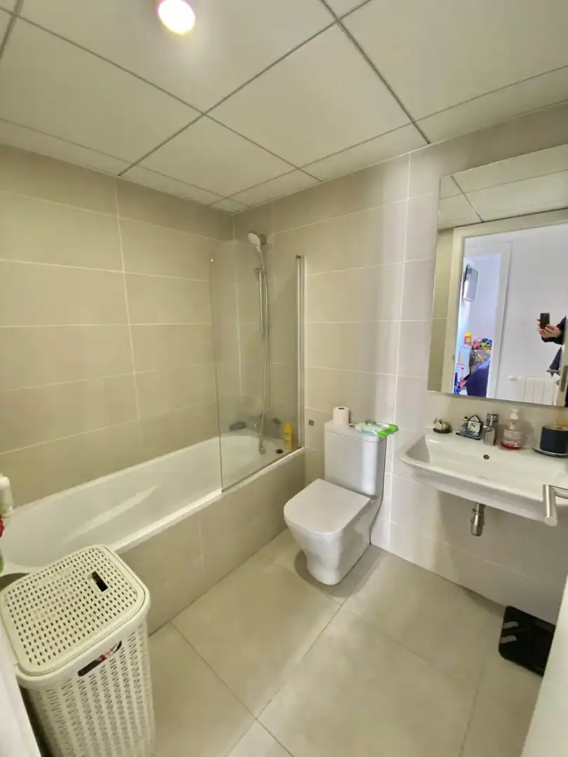 Bathroom of Flat for sale in Valencia  with Air Conditioner, Parquet flooring and Storage room