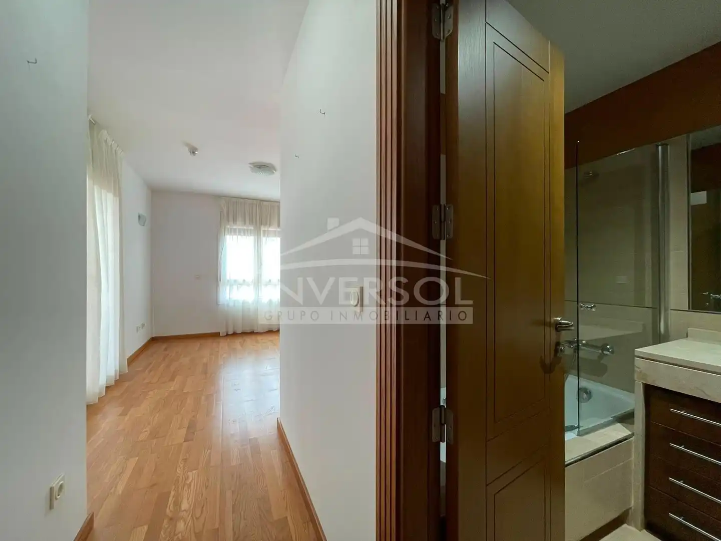 Habitación de Piso en venta en El Ejido con Terraza, Horno y Balcón