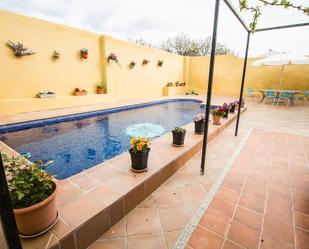 Piscina de Casa o xalet en venda en Arenas del Rey amb Terrassa i Piscina