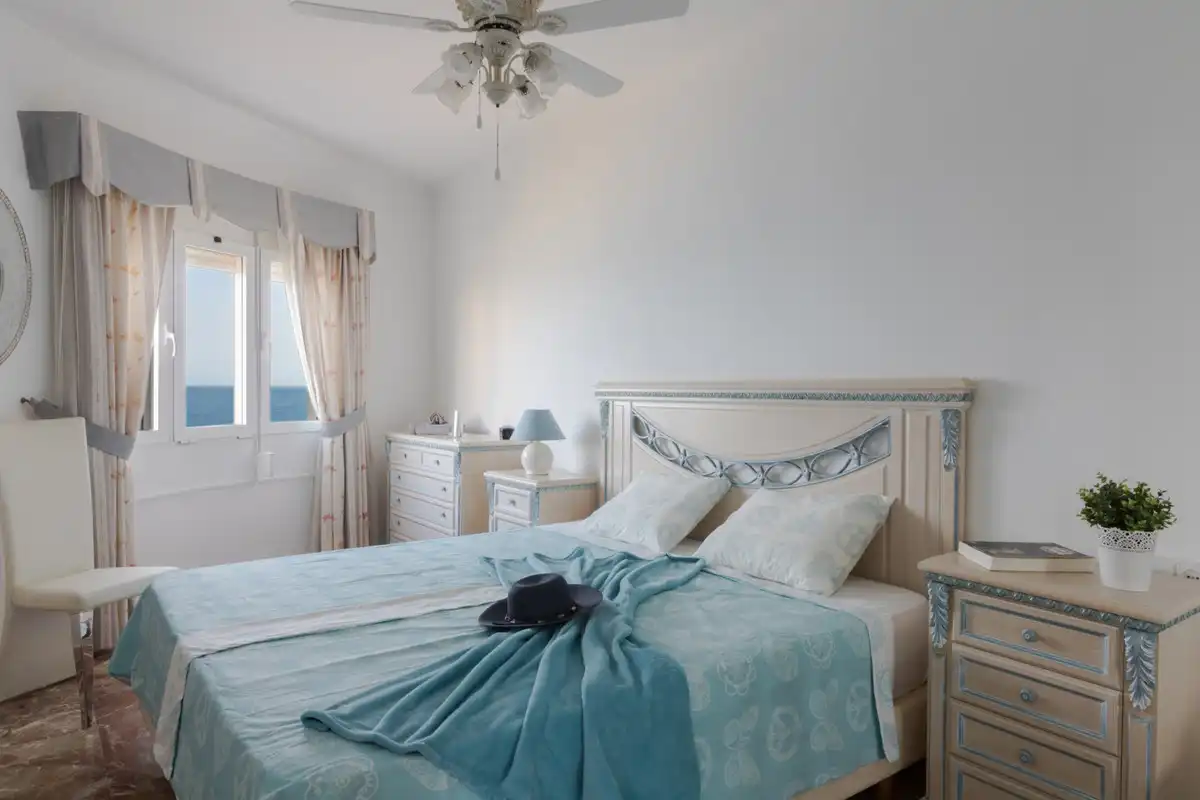 Apartamento con piscina en venta en Calahonda, imagen 6