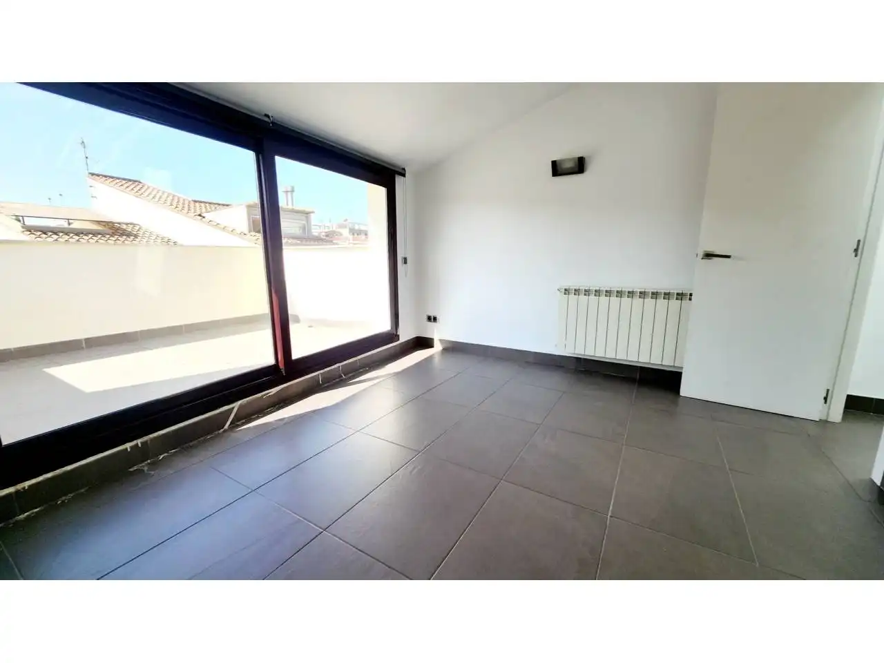 Terrasse von Einfamilien-Reihenhaus zum Verkauf in Sabadell mit Klimaanlage, Heizung und Terrasse