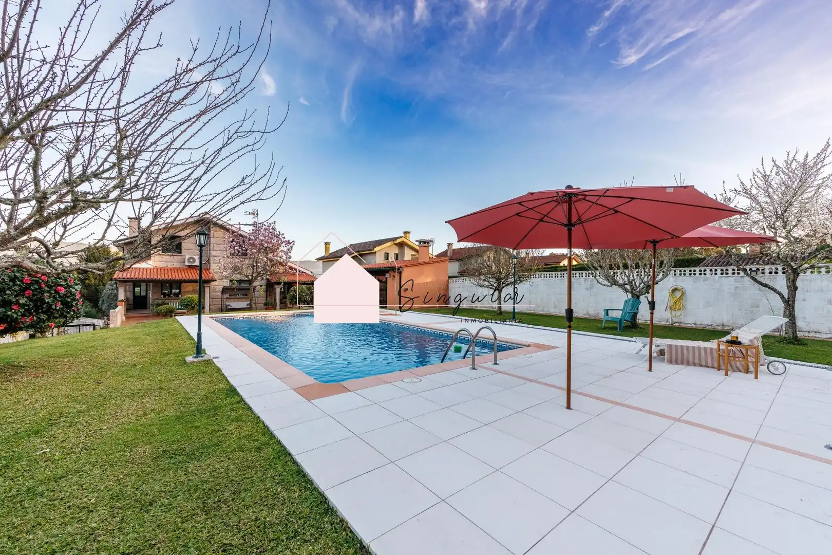 Schwimmbecken von Haus oder Chalet zum Verkauf in Tui mit Heizung, Abstellraum und Schwimmbad