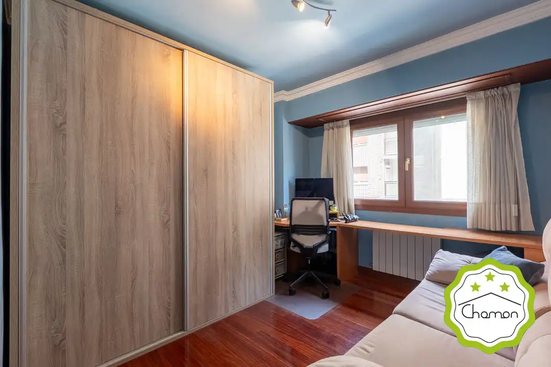 Bedroom of Flat for sale in Santurtzi   with Heating and Storage room