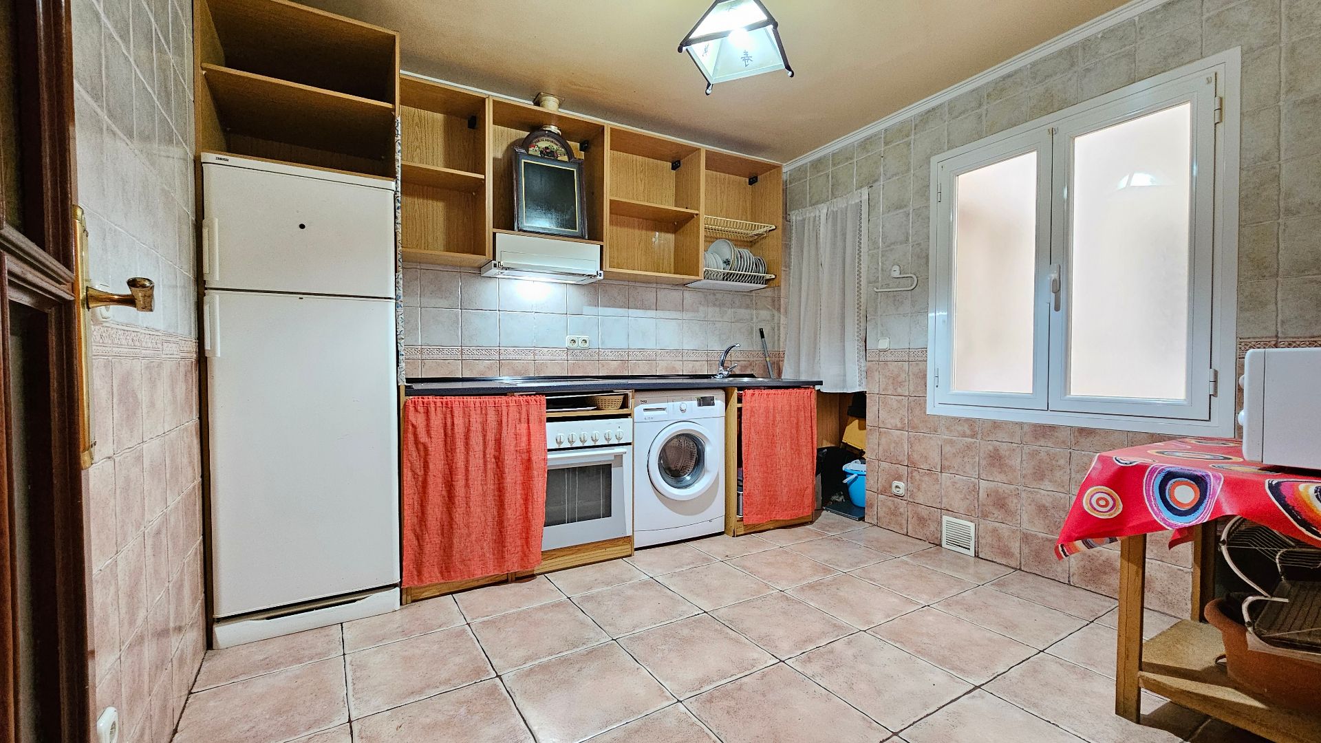 Cocina de Piso en venta en Vitoria - Gasteiz con Calefacción, Parquet y Amueblado
