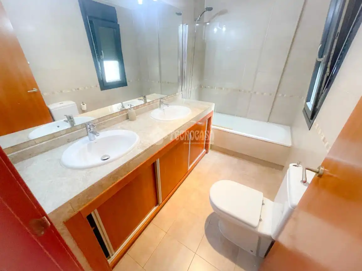 Bathroom of Flat for sale in Guadarrama  with Heating, Storage room and Balcony