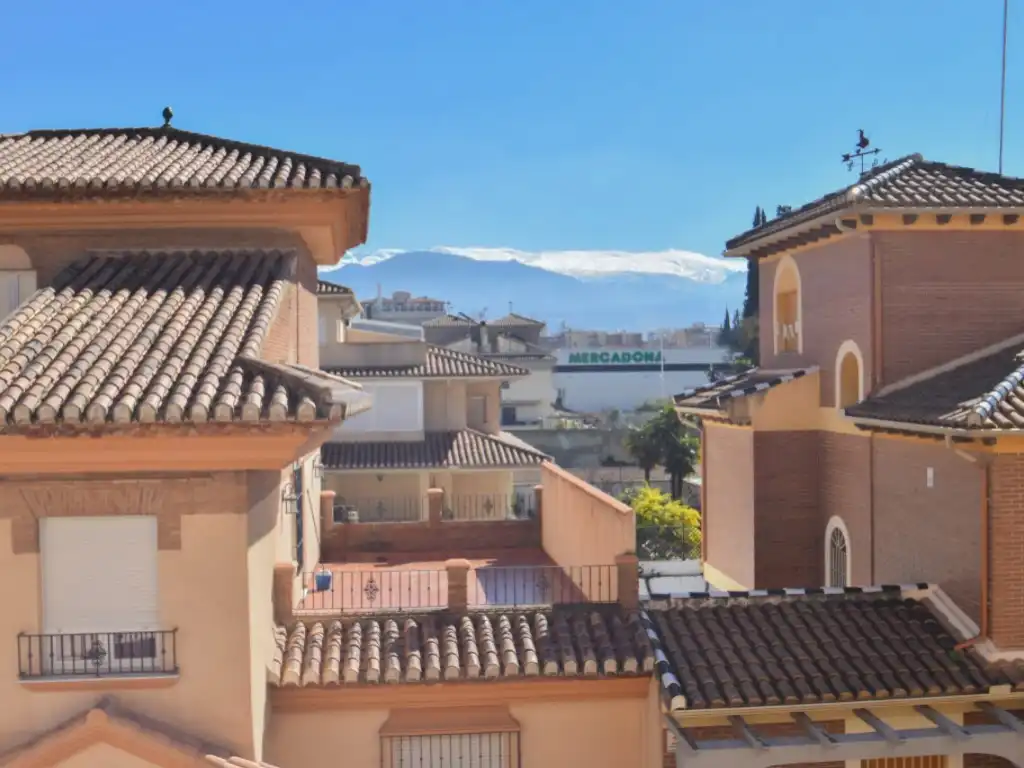 Vista exterior de Dúplex en venta en Granada con Piscina