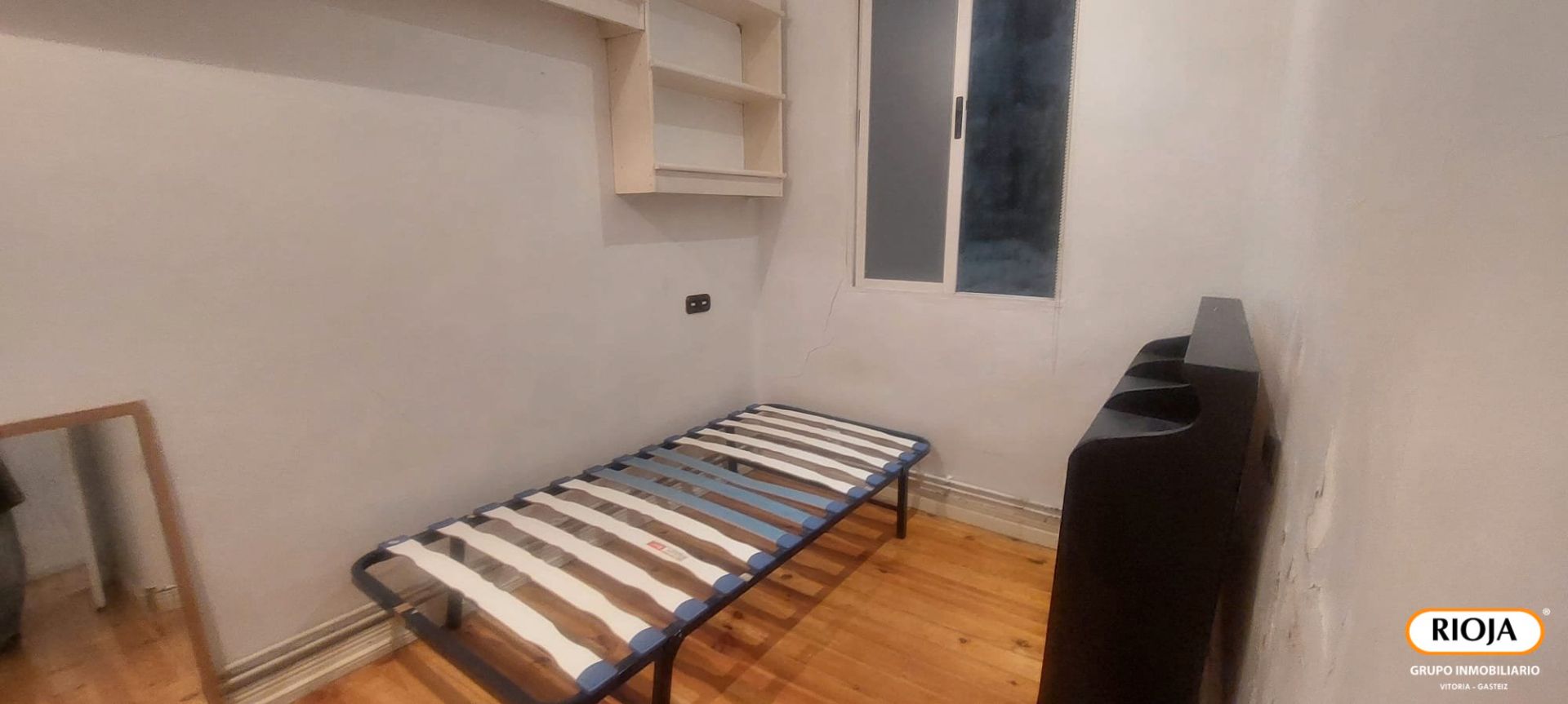 Habitación de Piso en venta en Vitoria - Gasteiz con Calefacción, Terraza y Trastero