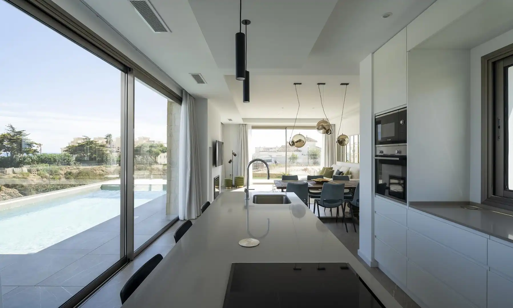 Detached house with pool for sale in El Faro de Calaburra - Chaparral, imagen 15
