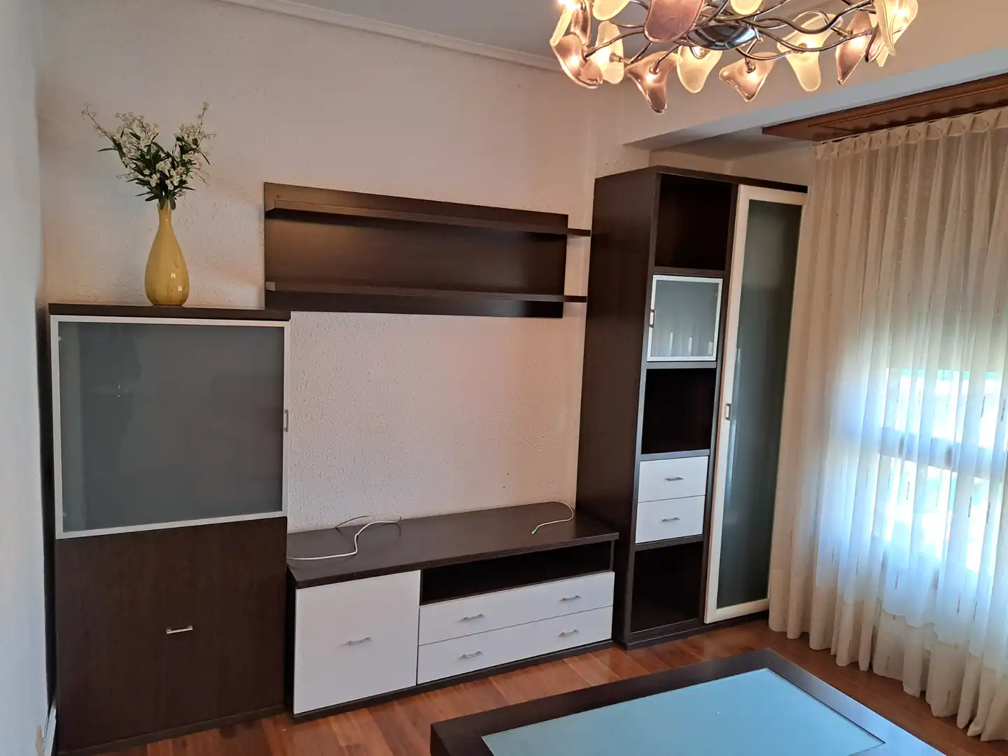 Sala de estar de Piso en venta en Portugalete con Calefacción, Parquet y Amueblado