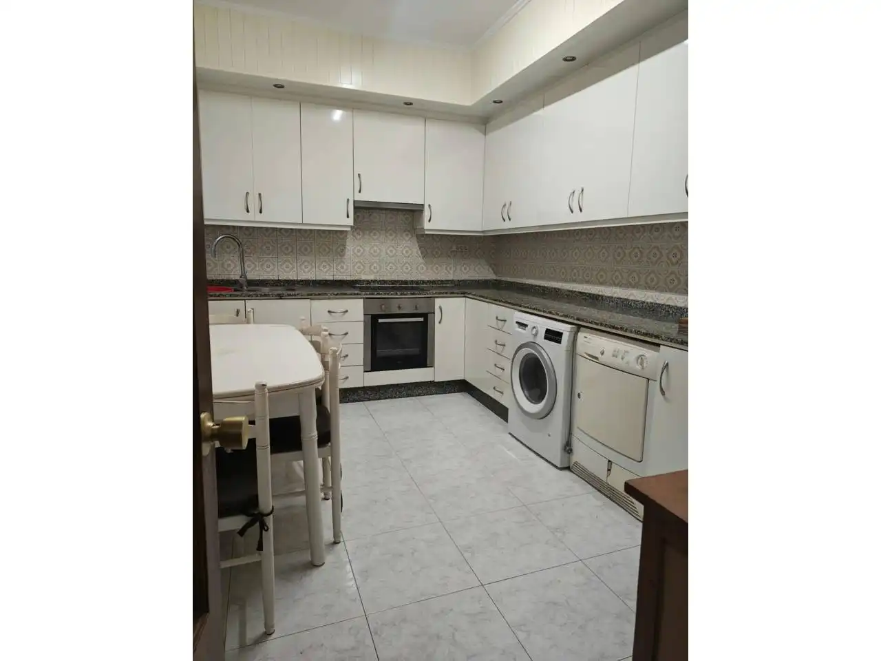 Cocina de Piso en venta en Ourense Capital  con Calefacción, Terraza y Trastero
