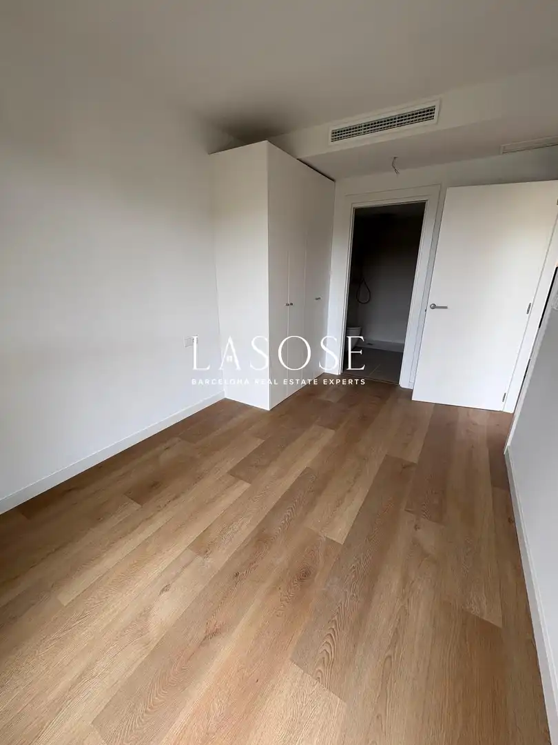 Habitación de Piso de alquiler en Barcelona con Terraza y Piscina comunitaria