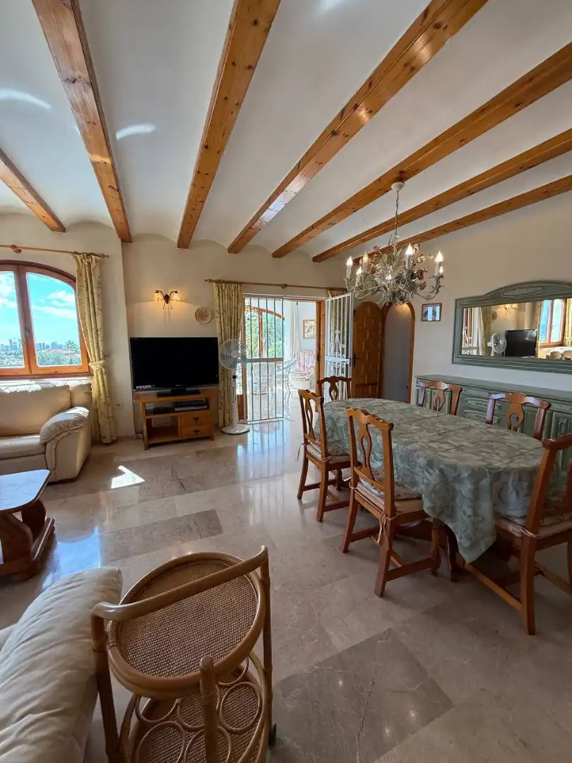Villa con piscina in vendita a Cometa, imagen 5