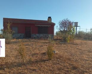 Finca rústica en venda en Cazalegas amb Jardí privat