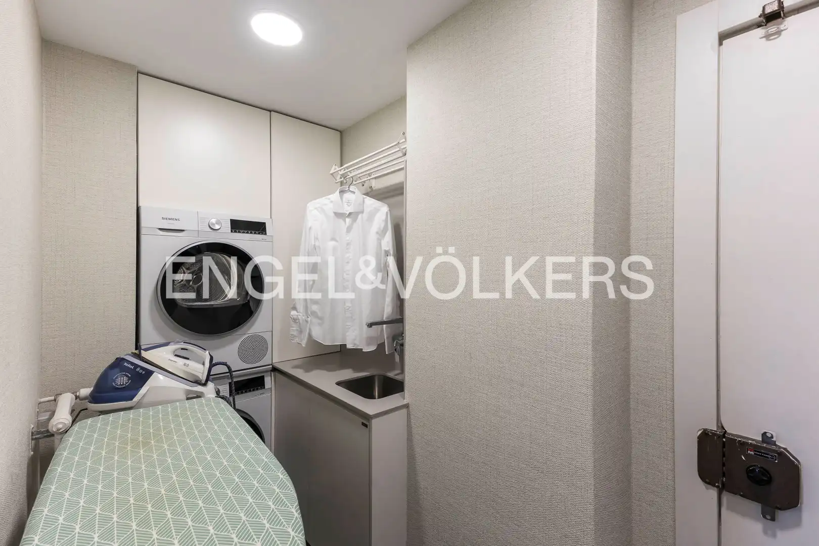 Kitchen of Flat for sale in Madrid  with Air Conditioner, Heating and Parquet flooring