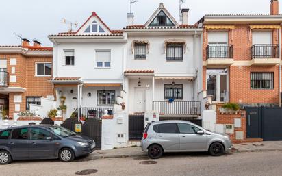 Exterior view of Single-family semi-detached for sale in Navalcarnero  with Terrace and Balcony