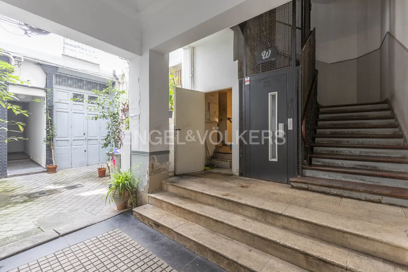 Vista exterior de Apartament en venda en Madrid amb Aire condicionat, Calefacció i Balcó