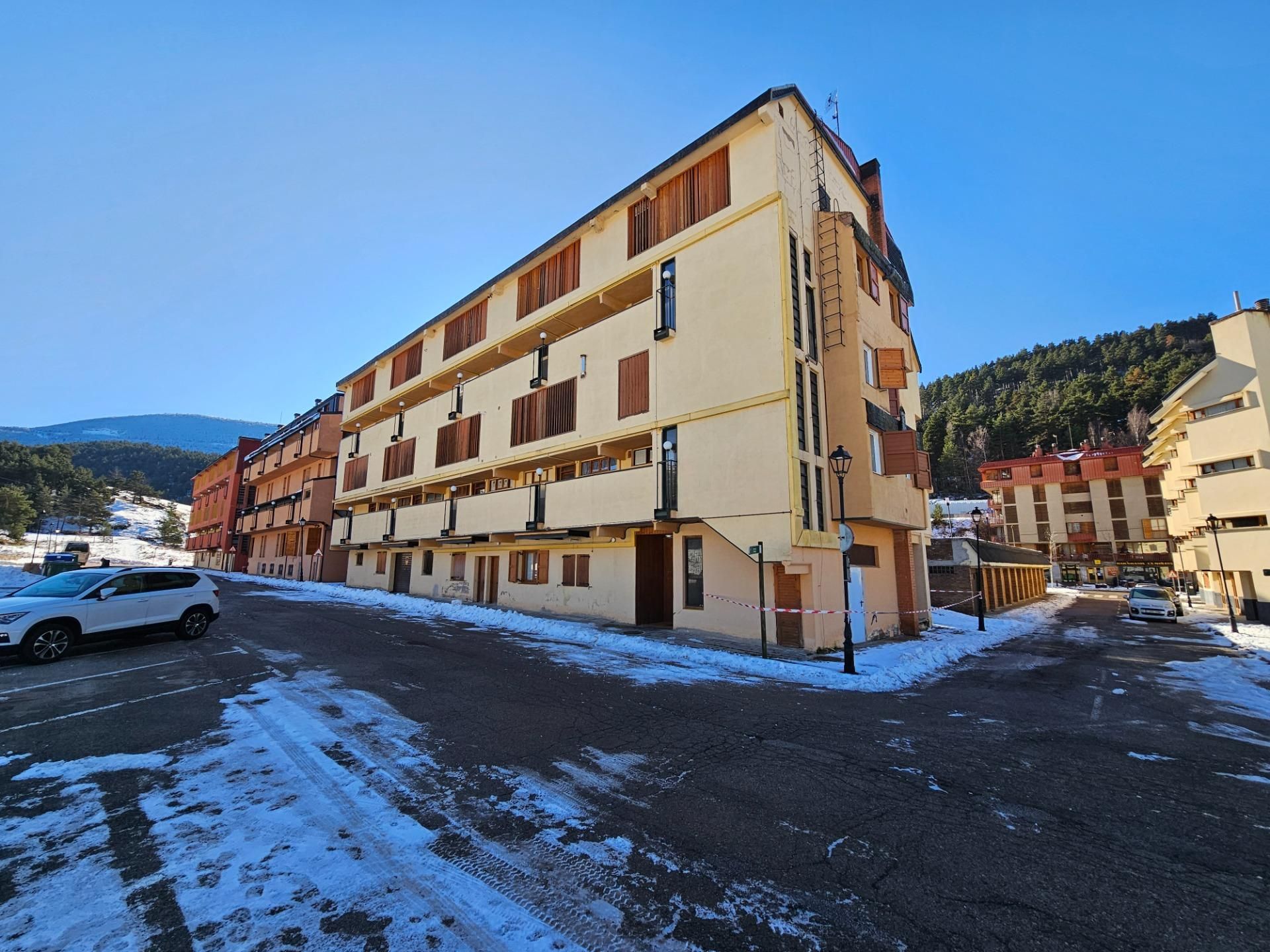 Vista exterior de Apartament en venda en Alp amb Calefacció