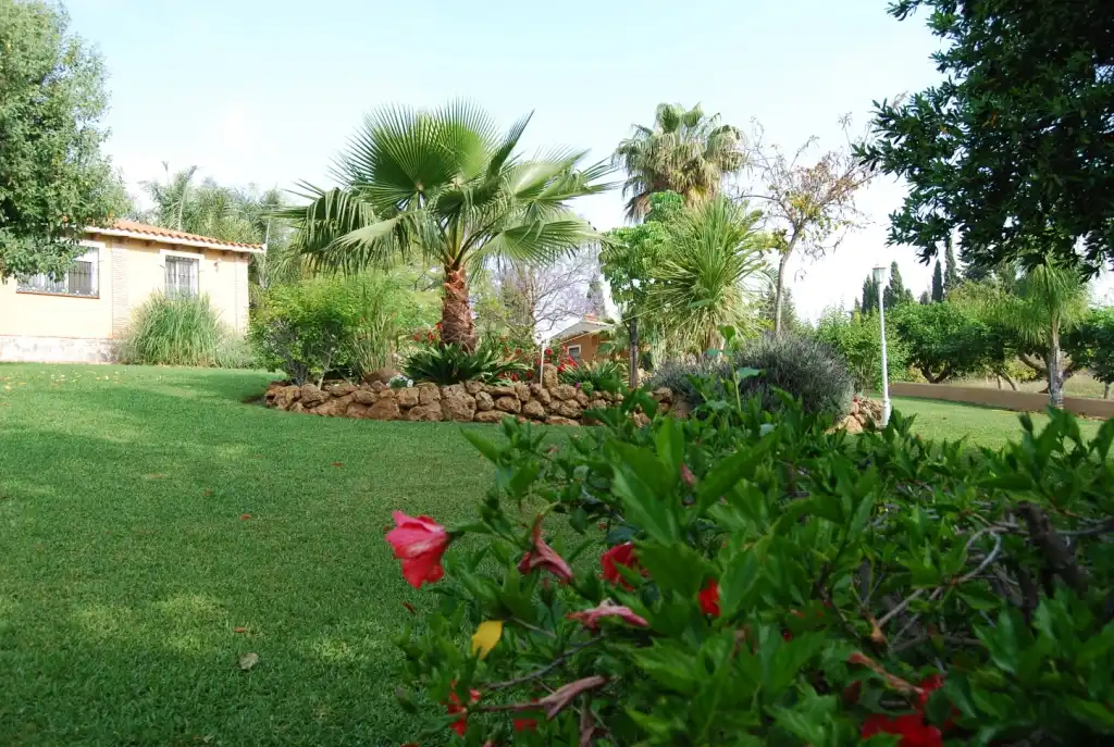 Jardí de Casa o xalet en venda en Alhaurín de la Torre amb Aire condicionat, Jardí privat i Terrassa