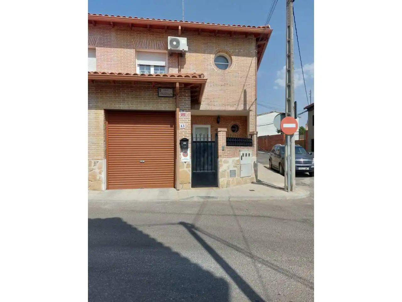 Casa aparellada en venda a Calle Argüelles