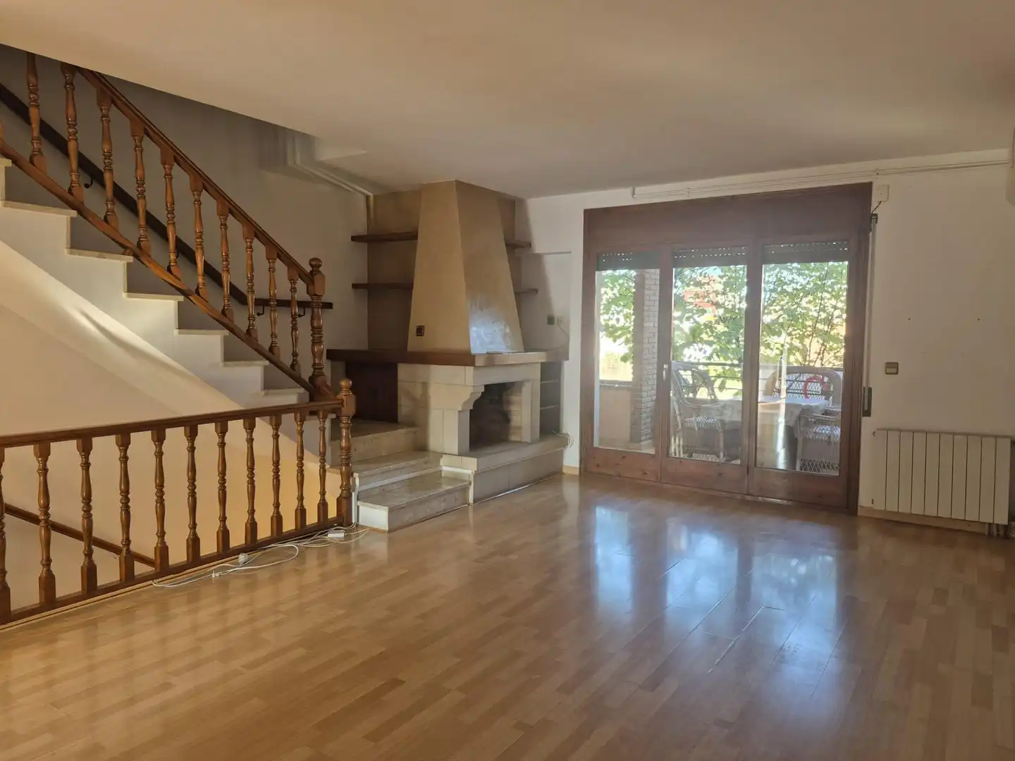 Wohnzimmer von Einfamilien-Reihenhaus zum Verkauf in Palafolls, Barcelona