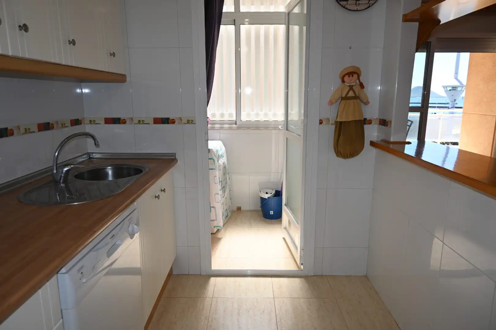 Cocina de Apartamento en venta en La Manga del Mar Menor con Terraza, Amueblado y Horno