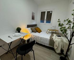 Dormitori de Apartament per a compartir en  Madrid Capital amb Moblat i Forn