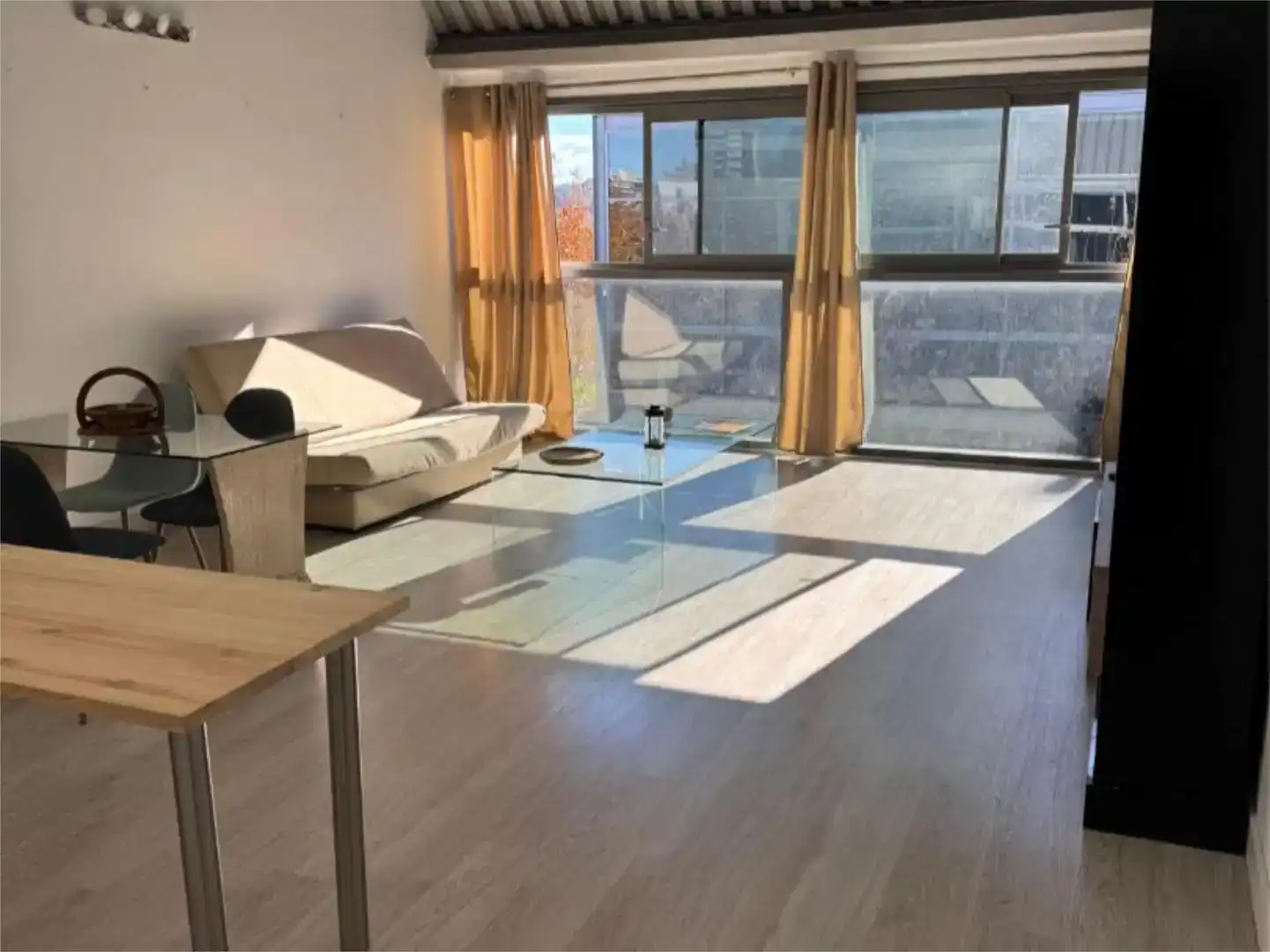 Sala de estar de Dúplex en venta en Alcalá de Henares con Aire acondicionado, Parquet y Amueblado