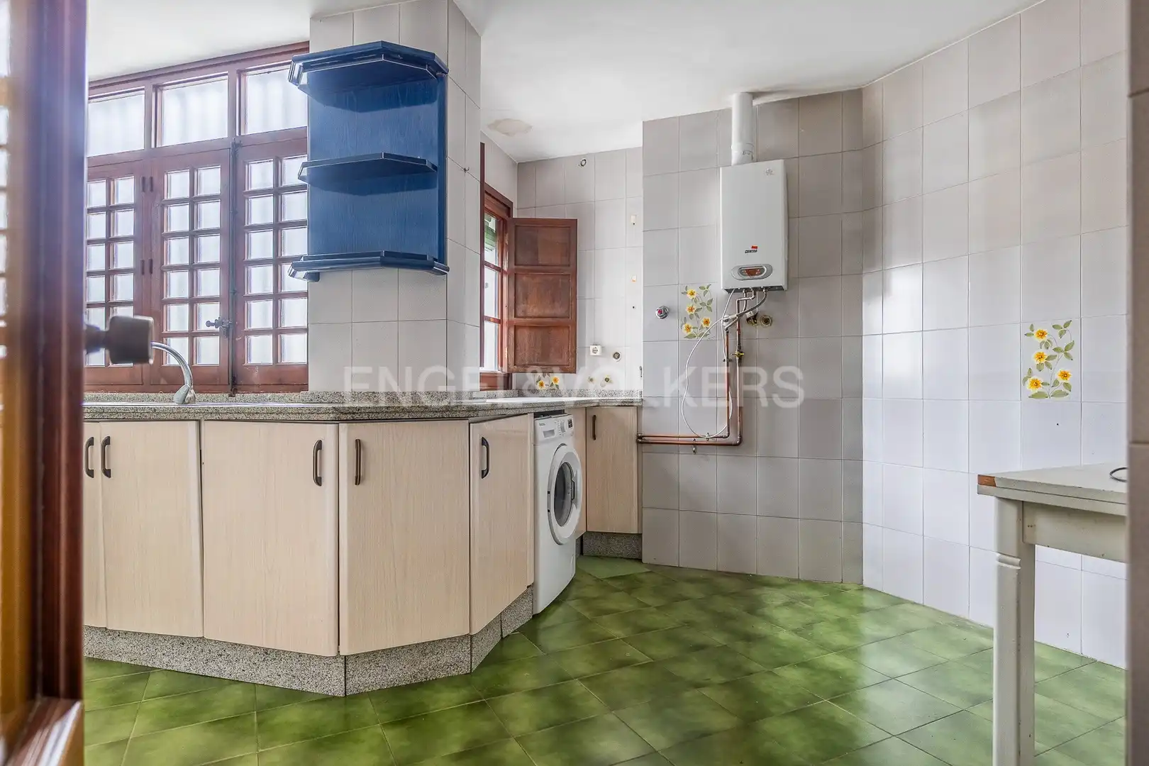 Kitchen of Flat for sale in Sevilla  with Air Conditioner and Heating