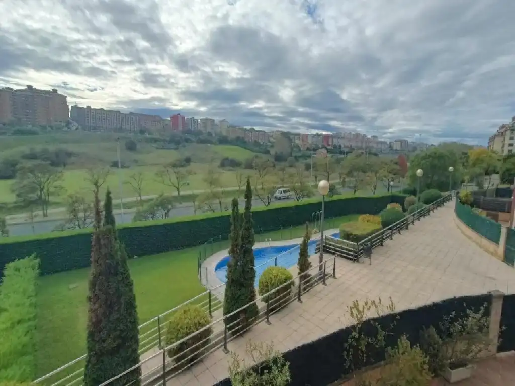 Vista exterior de Pis en venda en Santander