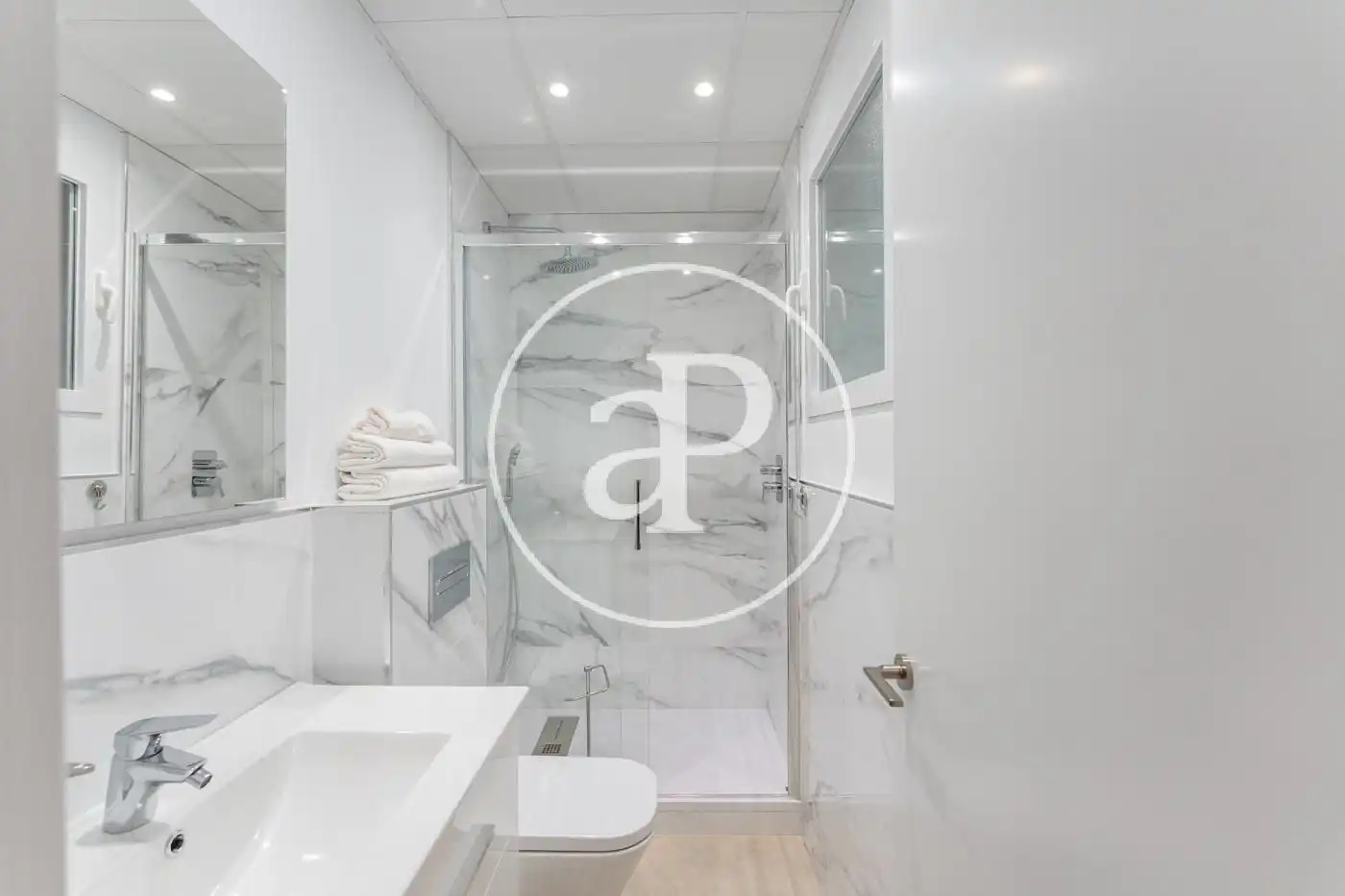 Baño de Piso en venta en Madrid con Aire acondicionado, Calefacción y Amueblado