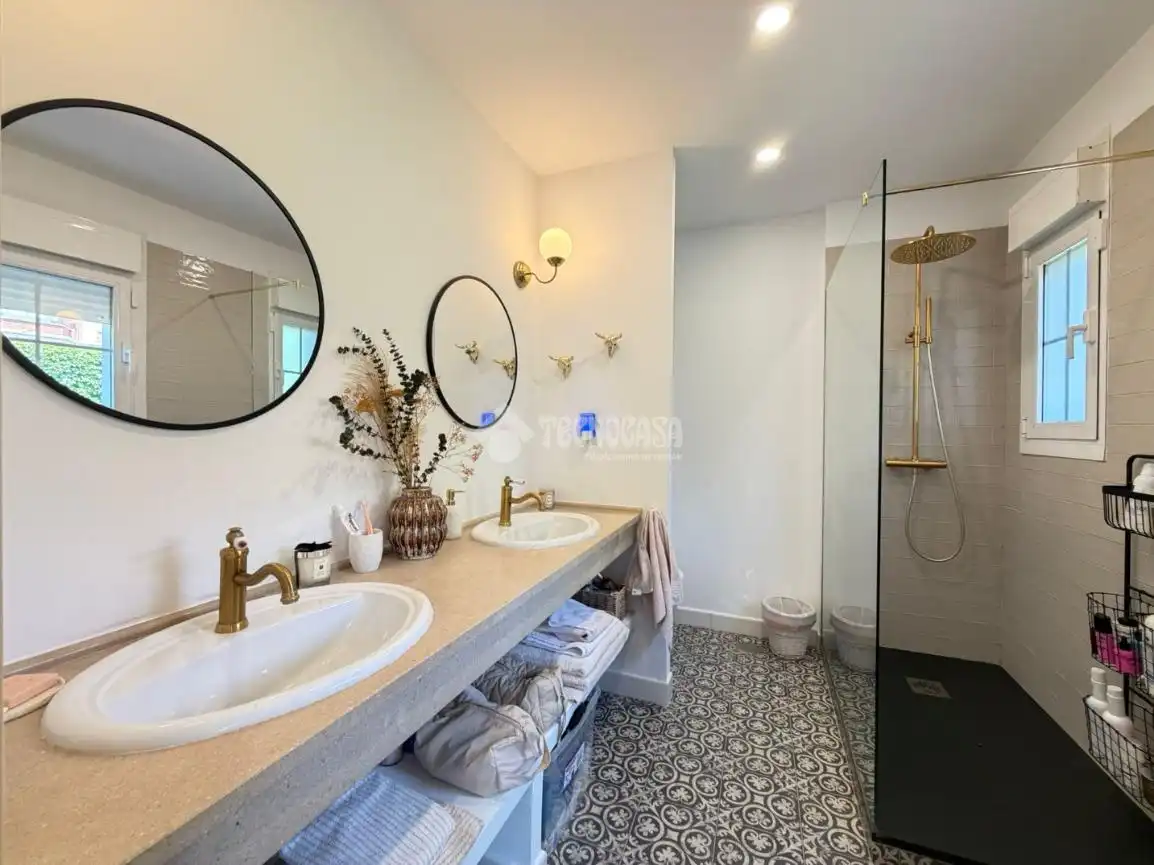 Bathroom of Detached homes for sale in San Agustín del Guadalix  with Air Conditioner, Heating and Private garden