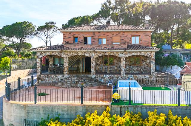 Casa-chalet en Venta en Residencial Park