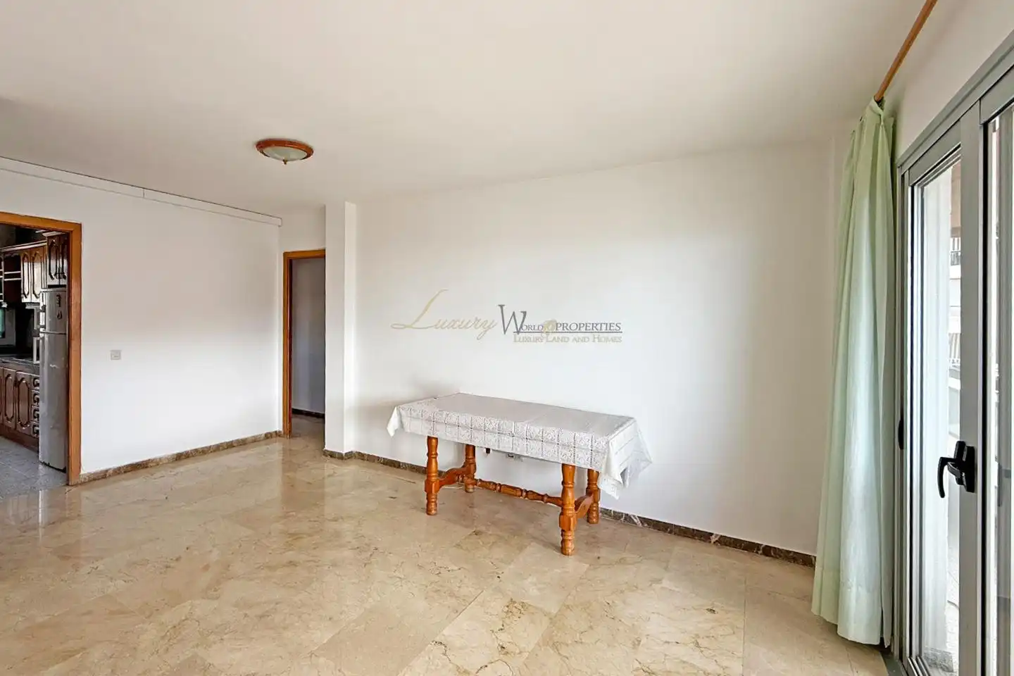 Sala de estar de Apartamento en venta en Arona con Terraza y Piscina comunitaria