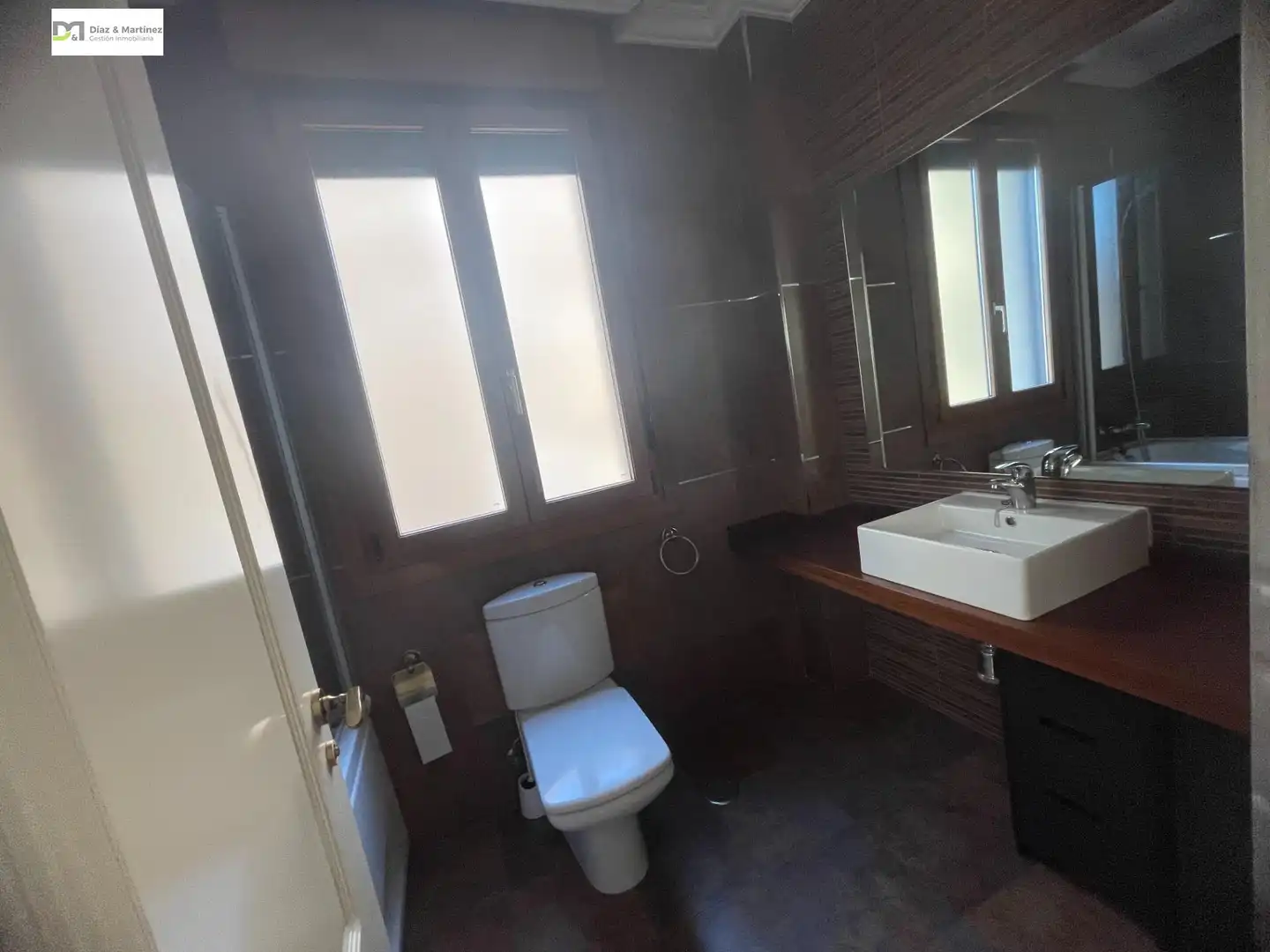 Baño de Piso en venta en León Capital  con Calefacción, Trastero y Amueblado