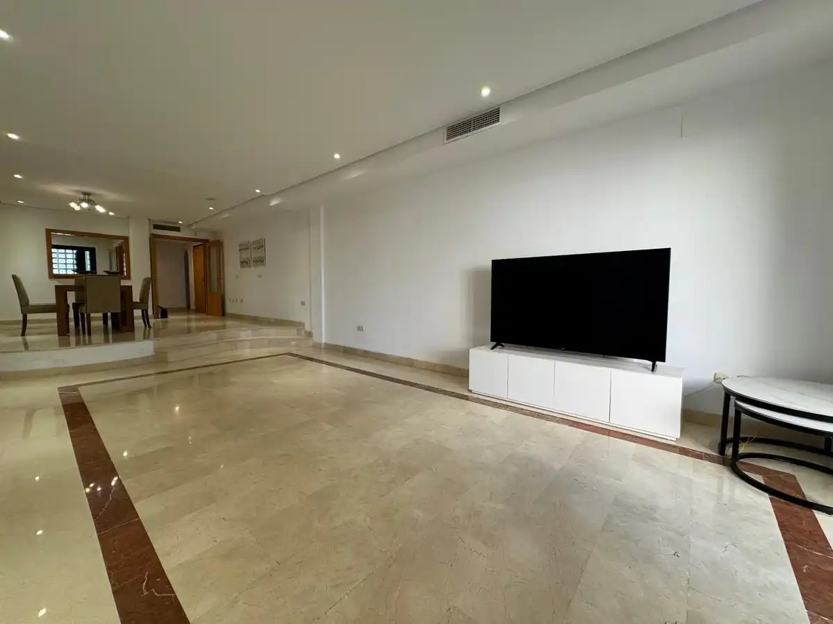Wohnung mit Aufzug zum Verkauf in Nueva Andalucía, imagen 3