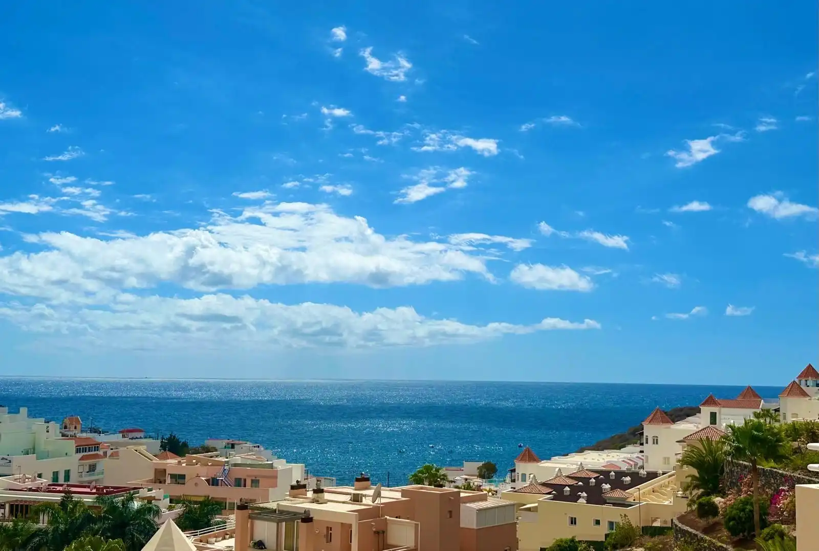 Vista exterior de Apartament en venda en Adeje amb Moblat i Piscina comunitària