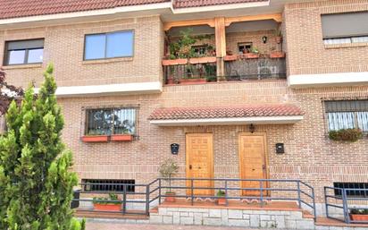 Exterior view of House or chalet for sale in Colmenar Viejo  with Terrace, Swimming Pool and Balcony