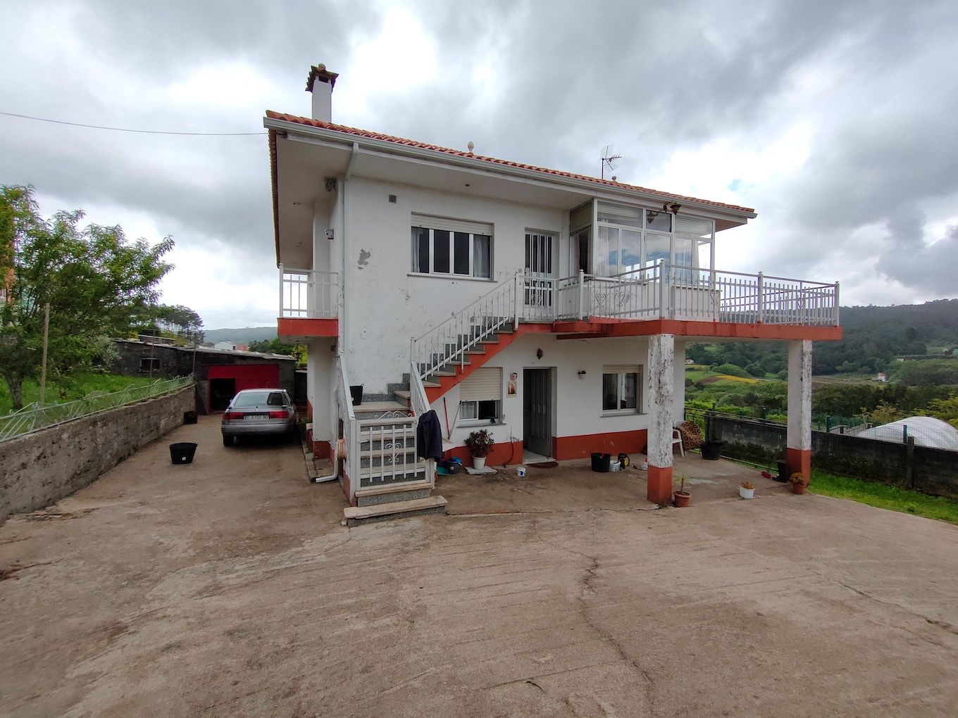 Vista exterior de Casa o xalet en venda en Lousame amb Jardí privat, Traster i Moblat